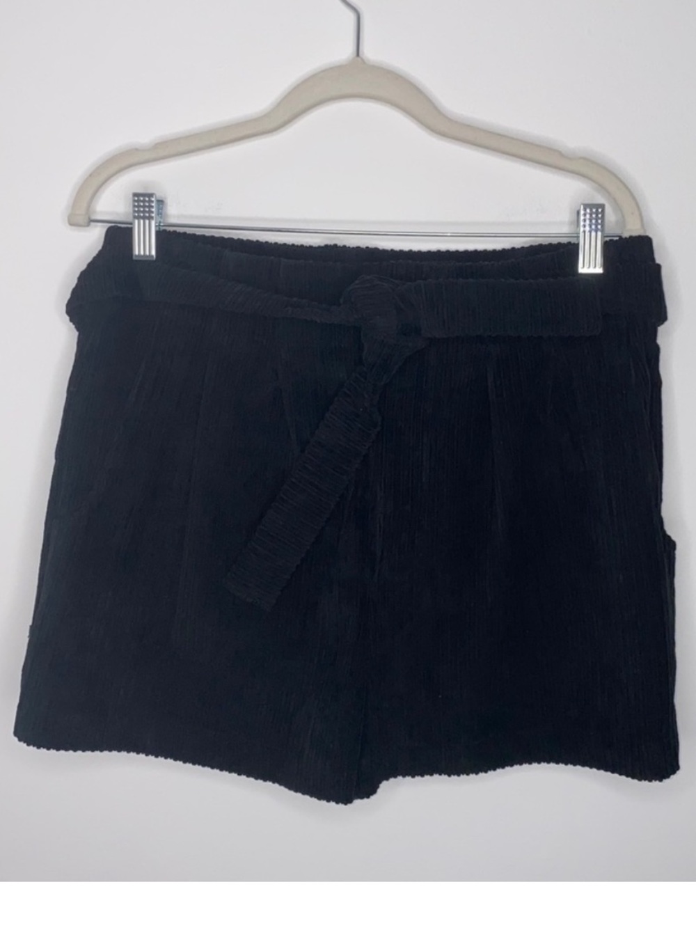 Ruby Tuesday Women’s Corduroy Shorts in Black Belted NWT Casual